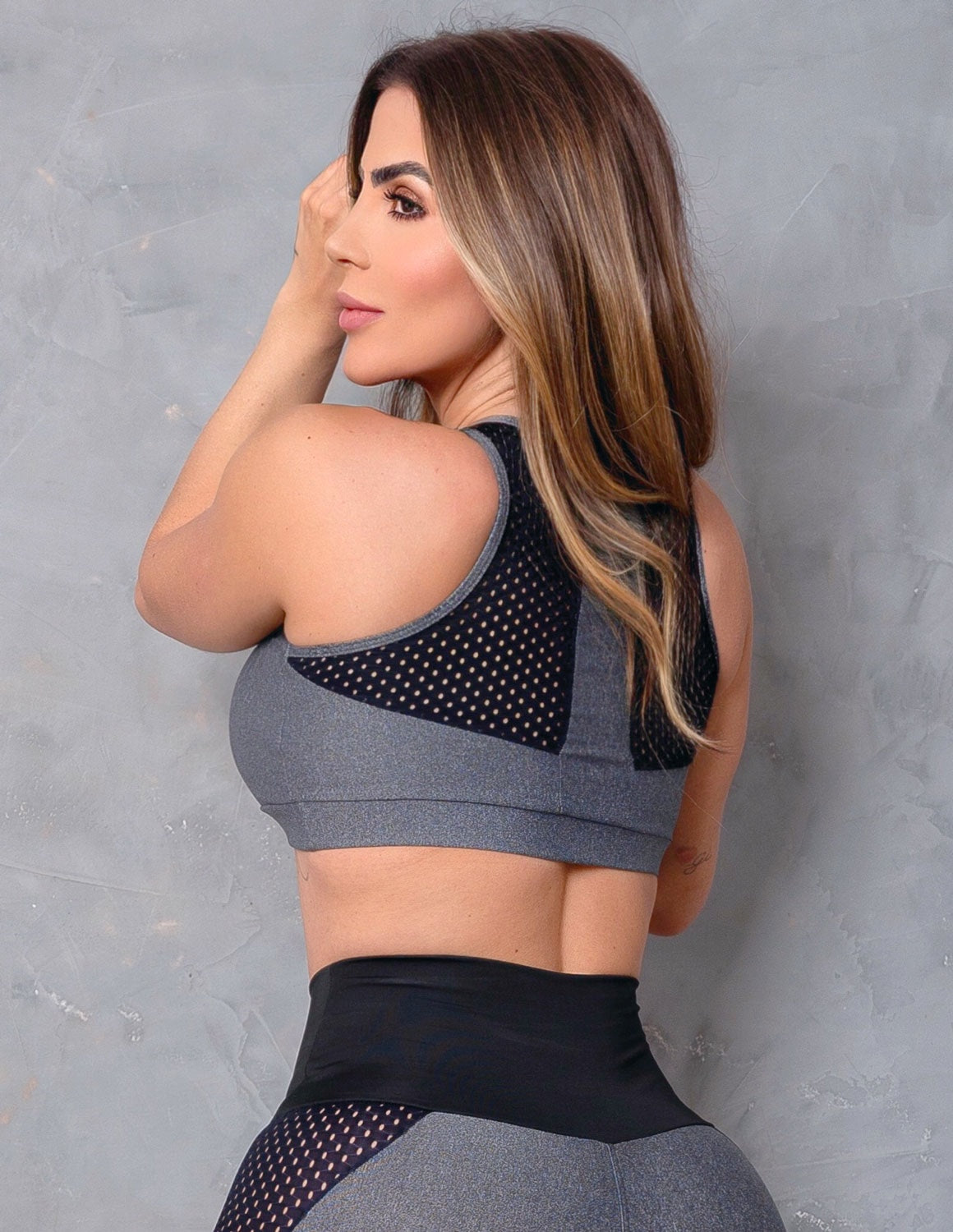 Cropped Feminino para Academia com Tela de Poliamida sem Bojo