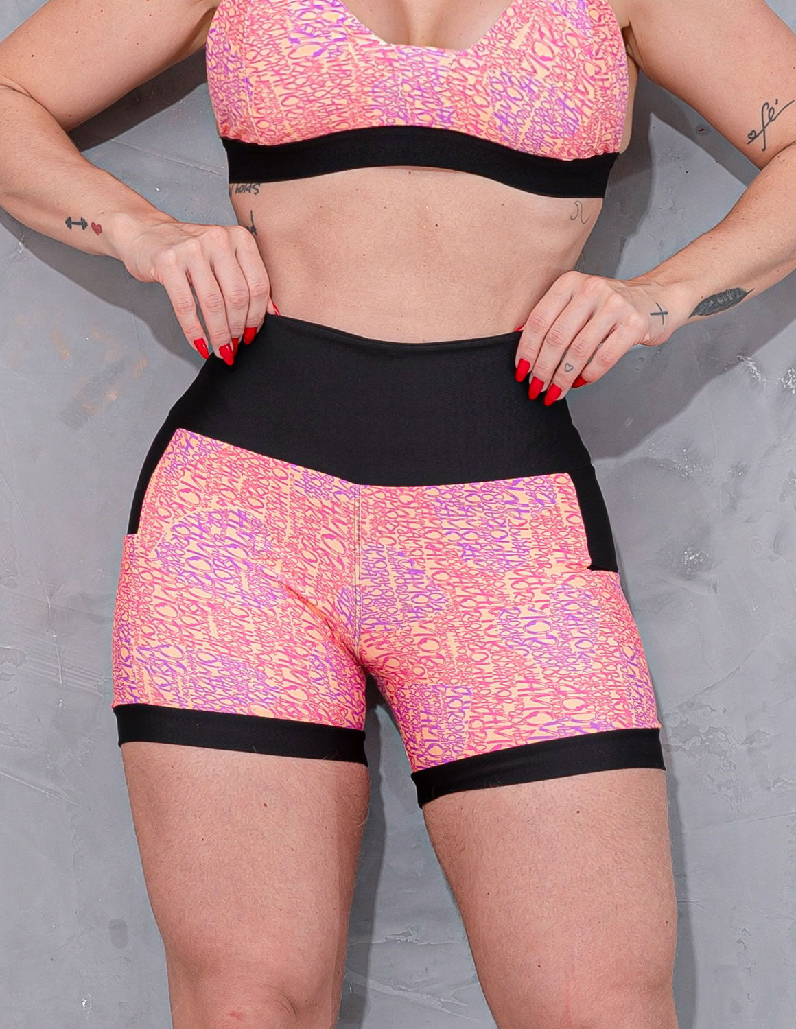Shortinho Feminino Academia Fitness Estampado Cós Alto e Bolsos