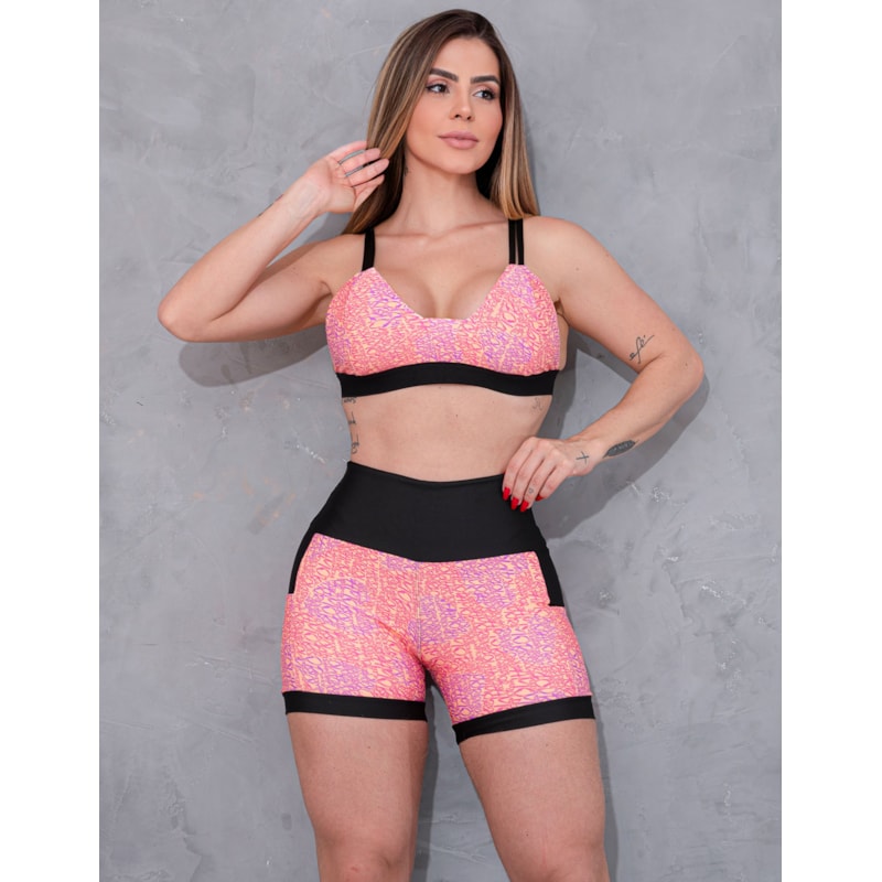 Conjunto Feminino Estampado Short com Bolsos e Top com Bojo Removível
