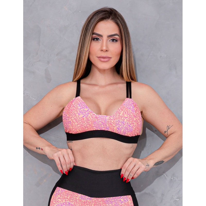Conjunto Feminino Estampado Short com Bolsos e Top com Bojo Removível