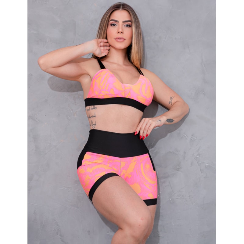 Conjunto Feminino Fitness Estampado Short com Bolsos Laterais e Top com Bojo