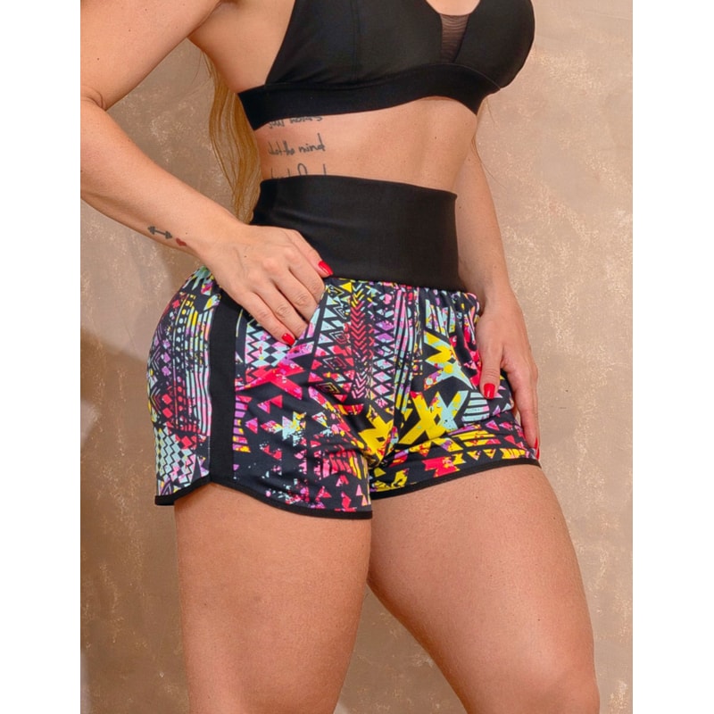 Short Running Curto Estampado com Detalhe Lateral e Bolsos Laterais