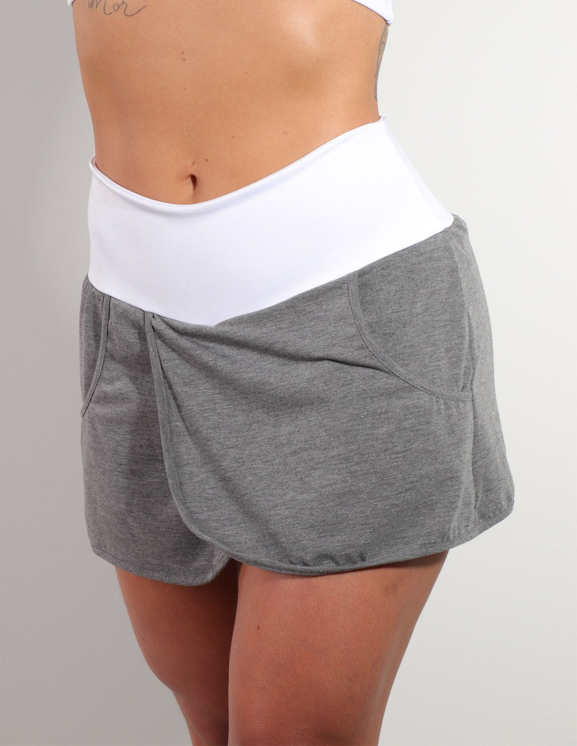 Kit com 2 Shorts Saia Feminino Cores e Modelos Variados