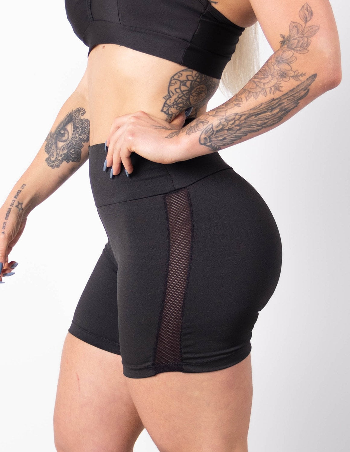 Kit com 1 Short Saia e 1 Short Básico com Tela Lateral