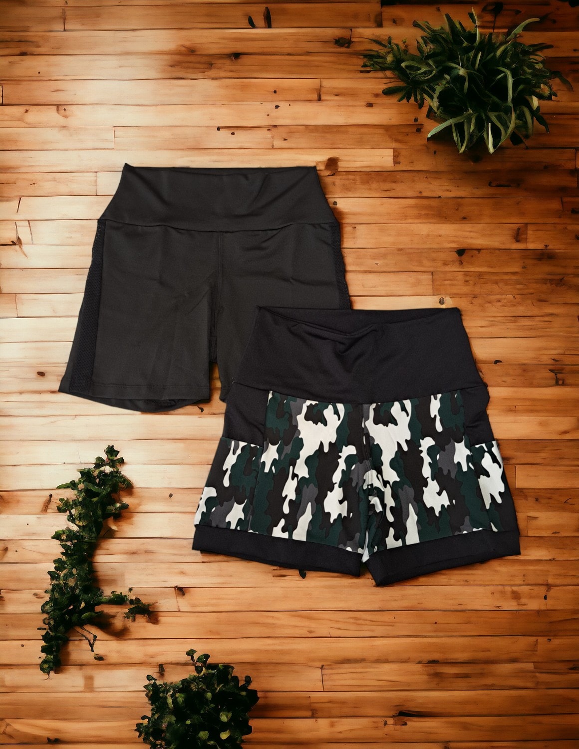 Kit com 2 Shorts Fitness Feminino - Estampas Variadas