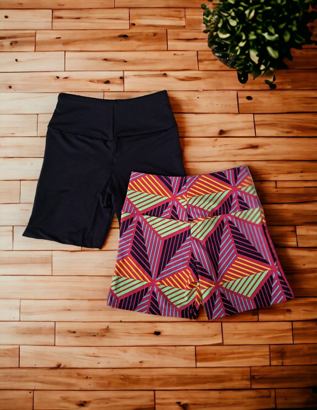 Kit Fitness Feminino com 1 Shortinho Estampado e 1 Bermuda Meia Coxa