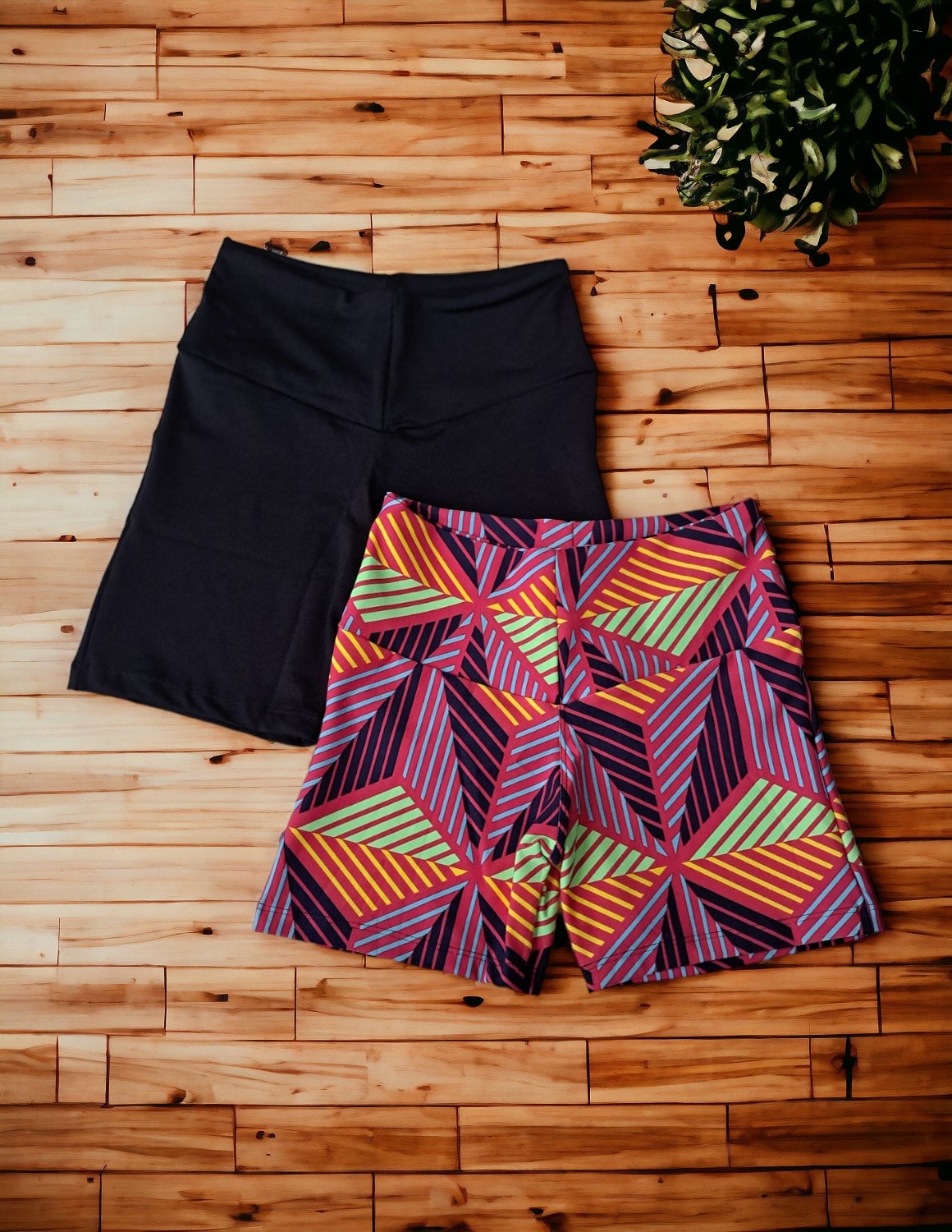 Kit Fitness Feminino com 1 Shortinho Estampado e 1 Bermuda Meia Coxa
