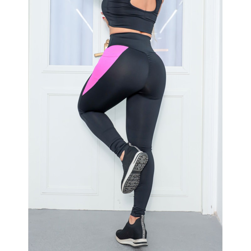 Calça Empina Bumbum Feminina com Bolsos de Tela para Academia