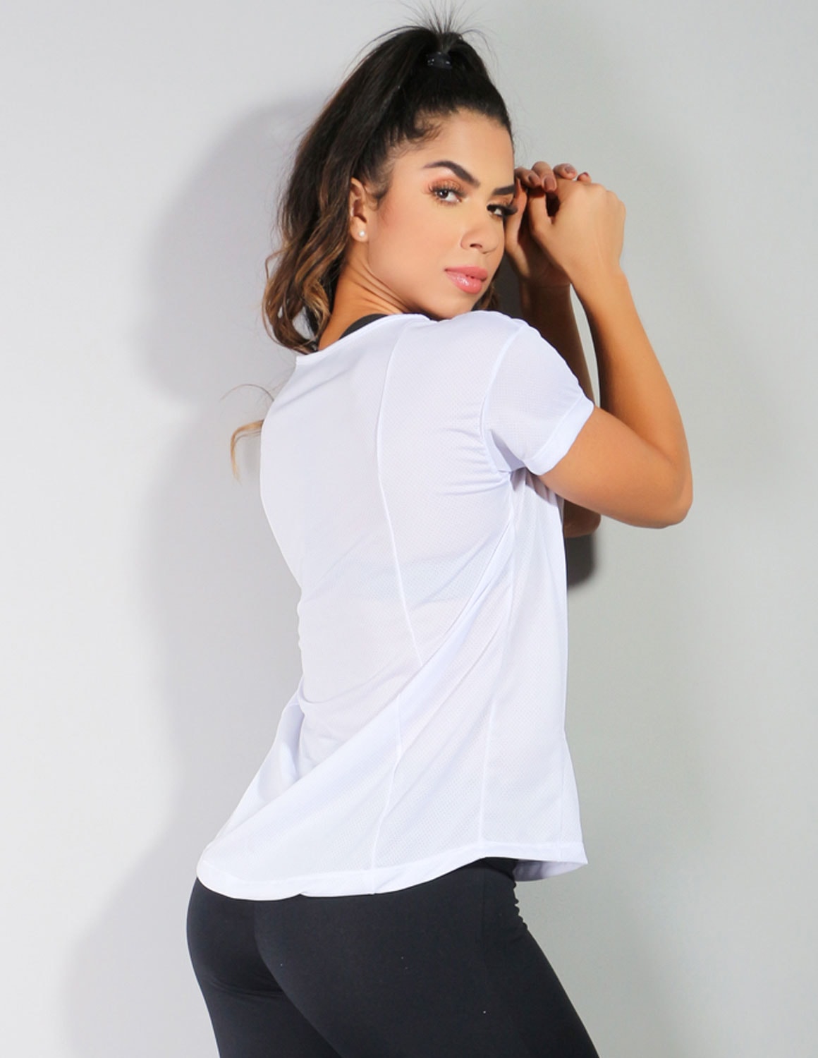 Camiseta Básica Fitness Feminina em Dry Fit