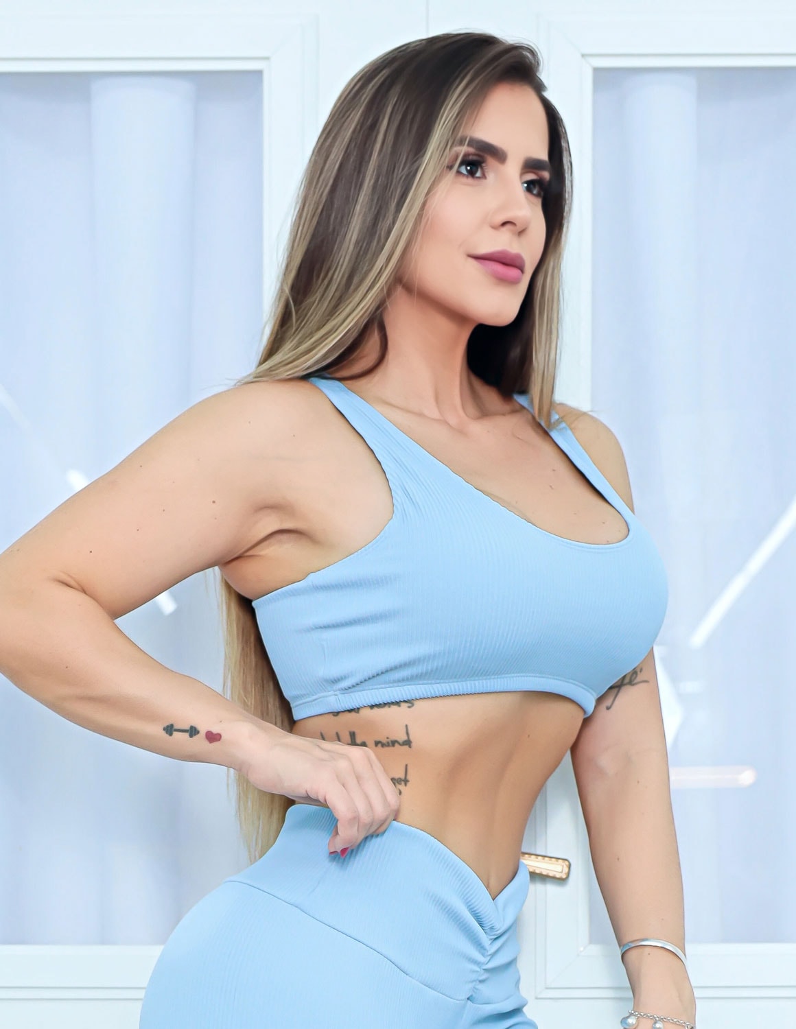 Top Fitness em Poliamida Texturizada Estilo Nadador