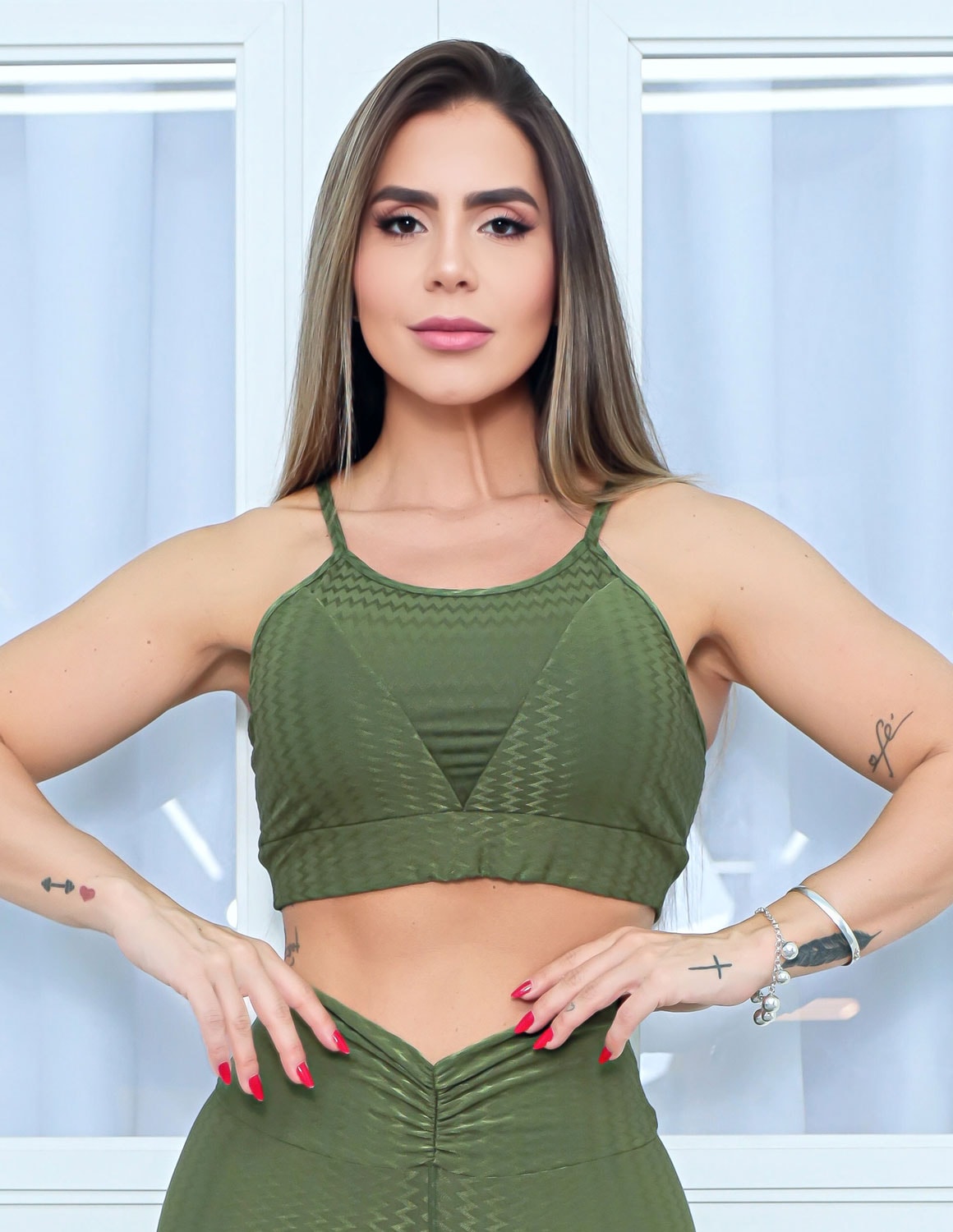 Conjunto Feminino de Poliamida Zig com Top e Calça Empina Bumbum para Academia