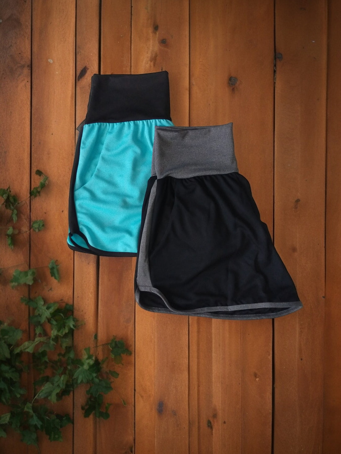 Kit Feminino Fitness com 2 Shorts Fitness Feminino Running com Bolso Dry Fit