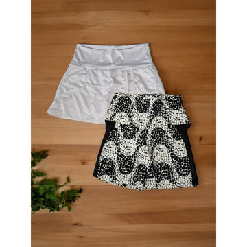 Kit com 1 Short Saia Dry Fit e 1 Short Básico com Tela Lateral