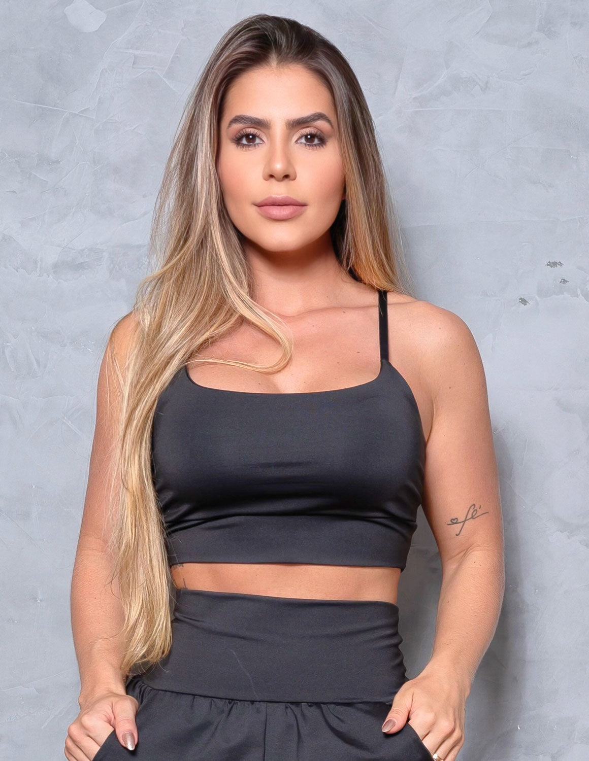 Top Feminino Esportivo com Bojo e Alcinhas Reguláveis
