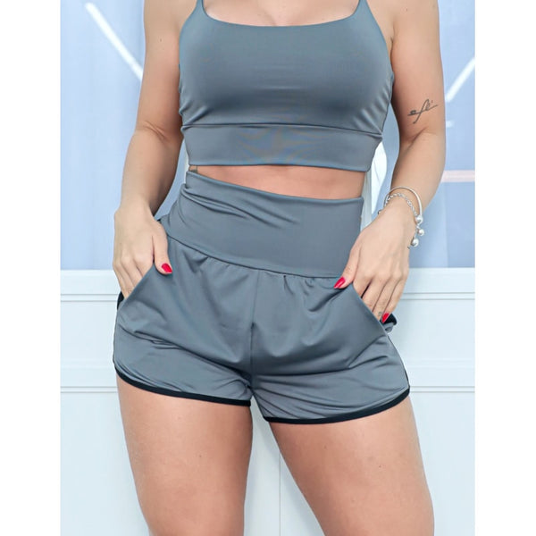 Short Fitness Feminino em Suplex com Detalhe Lateral e Bolsos