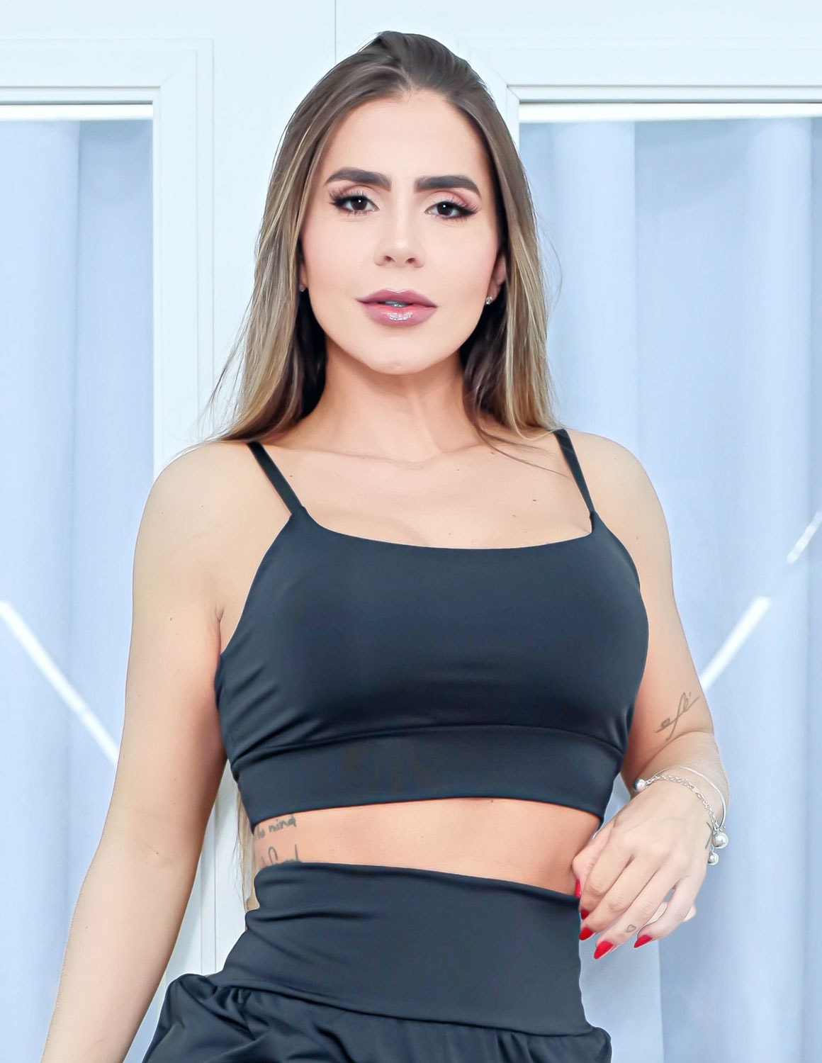 Conjunto Feminino Running Short e Top Alcinhas com Bojo Removível