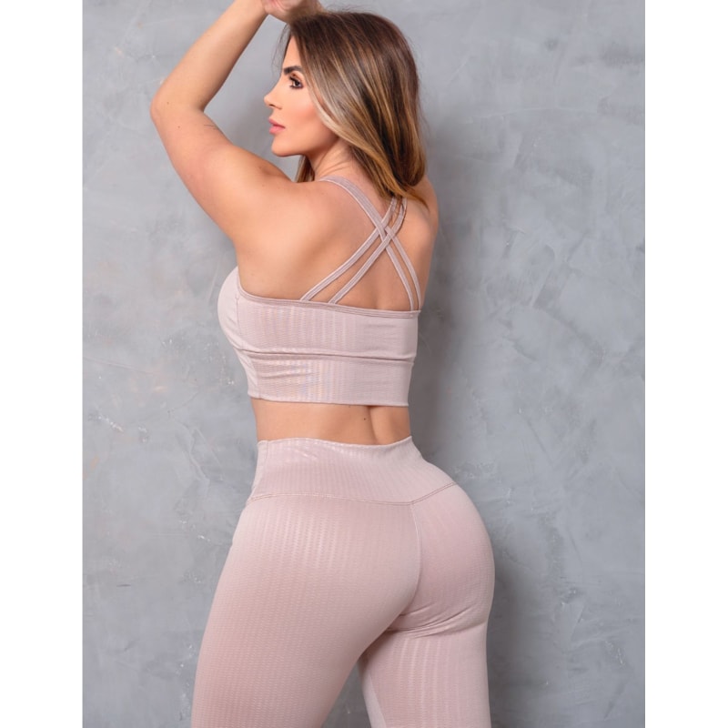 Look Esportivo Feminino com Calça e Top com Bojo em Cirre Texturizado