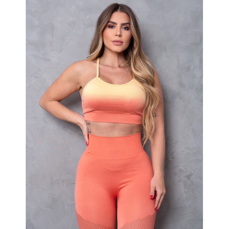 Conjunto em Poliamida Degradê  Seamless Empina Bumbum com Cropped sem Bojo e Calça Cintura Alta