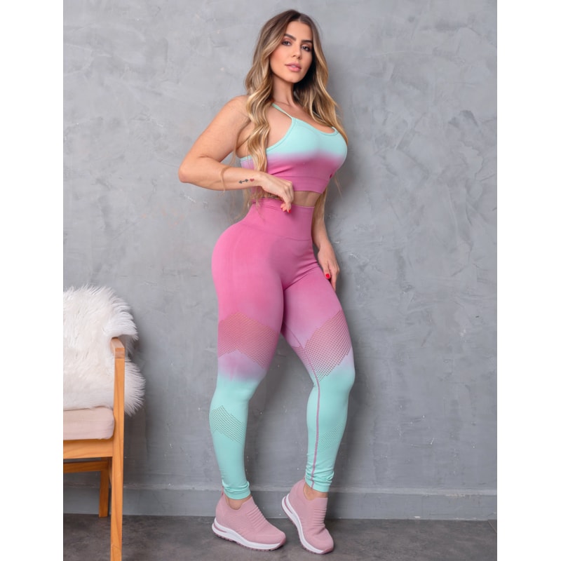 Conjunto Fitness sem Costura em Poliamida Degradê com Cropped sem Bojo e Calça Empina Bumbum