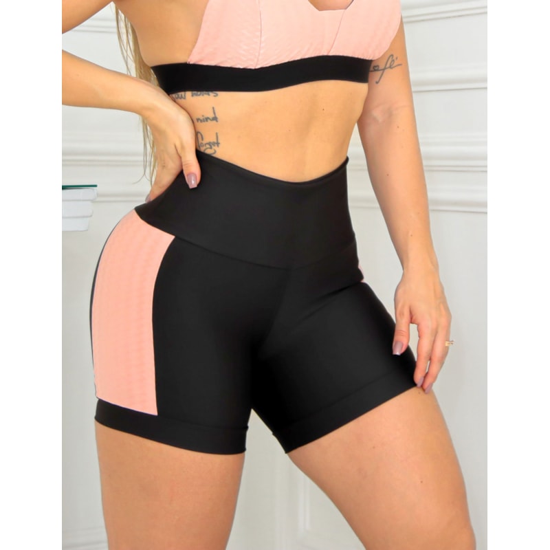 Conjunto Feminino Top com Bojo em Zig de Poliamida e Short com Recortes