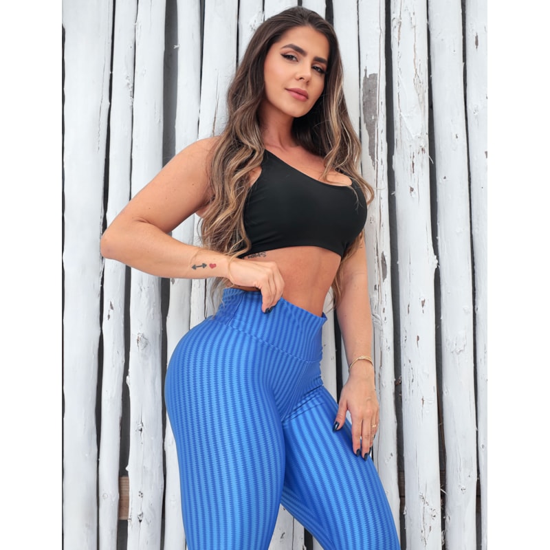 Look Feminino com Calça Poliamida 3D + Top Camiseta Bojo Removível
