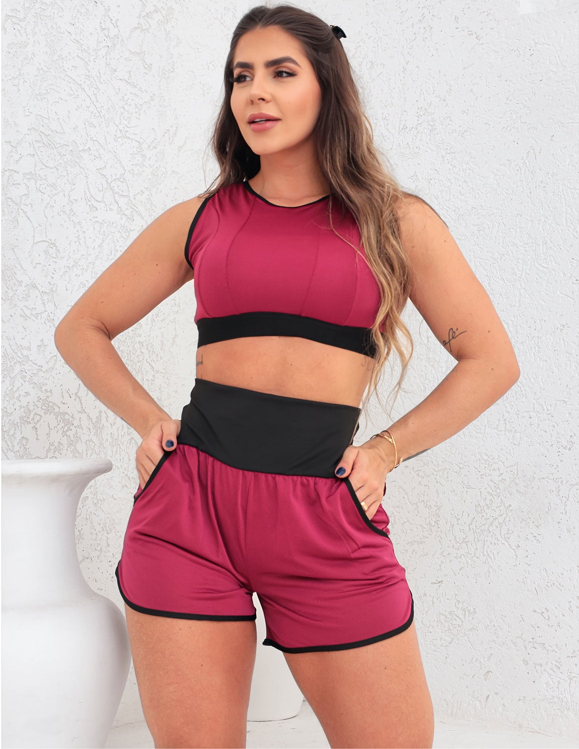Look Esportivo   em Dry Fit Short Running com Bolsos e Cropped sem Bojo