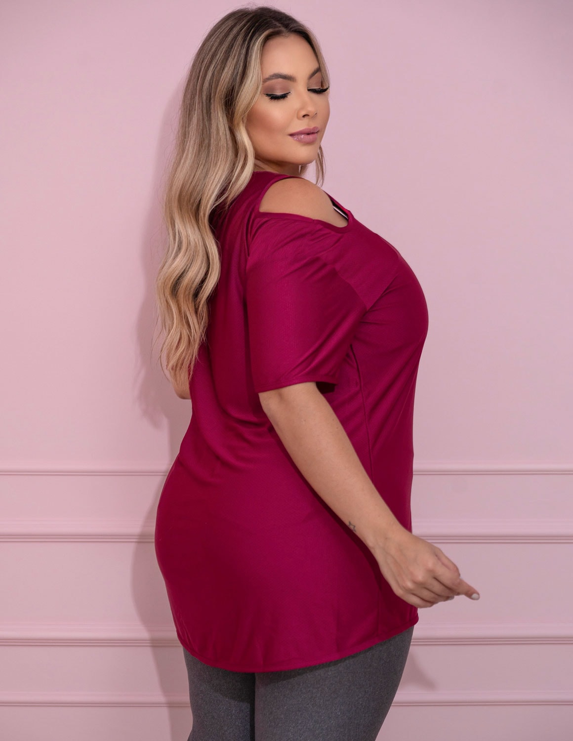Blusa Dry Fit Feminina com Recorte nos Ombros Plus Size
