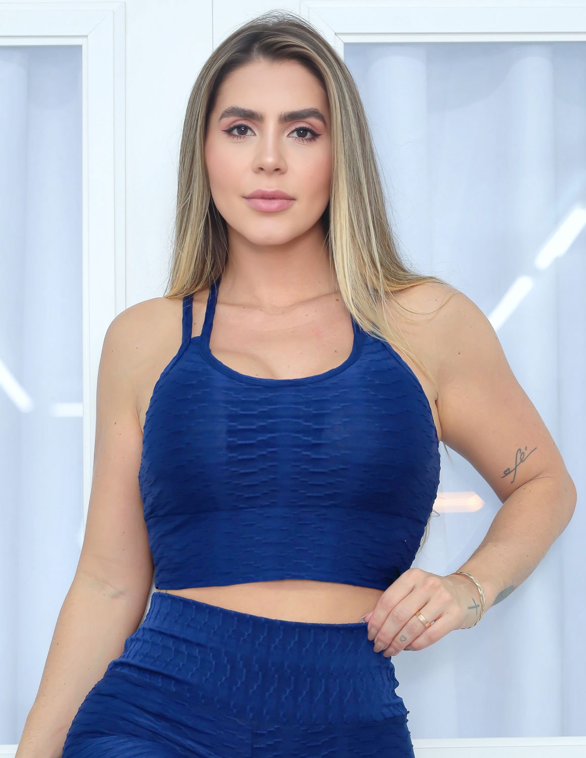 Trio Feminino para Academia Top com Bojo Removível Calça e Short Cintura Alta Tecido Bolha