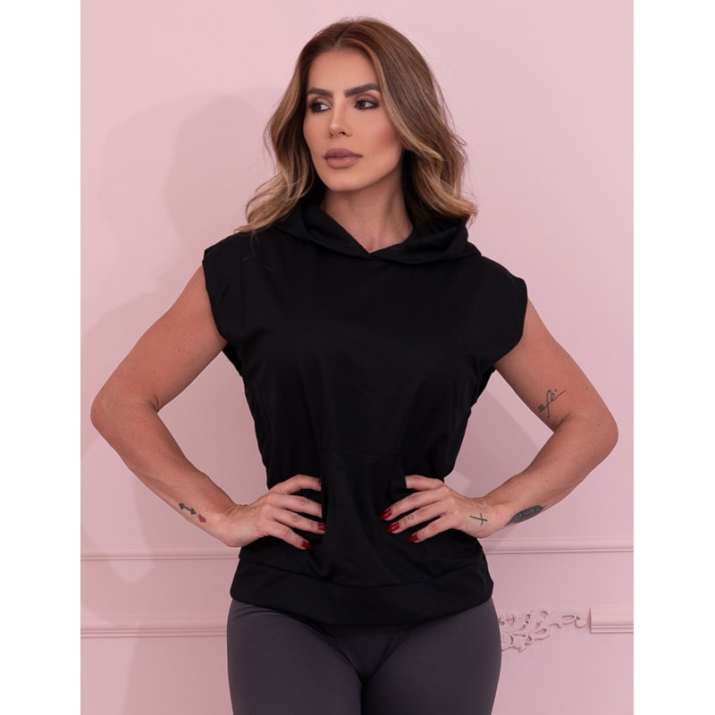 Colete Feminino Fechado em Dry Fit com Capuz e Bolsos