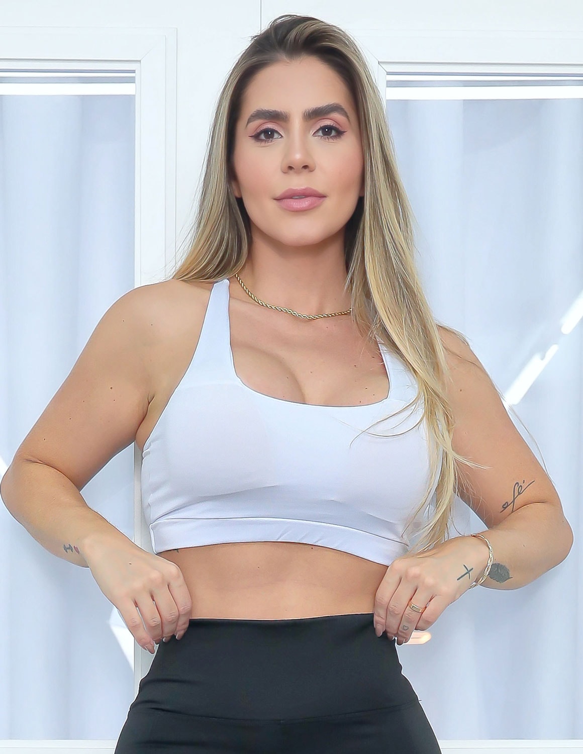 Conjunto Fitness Básico Colors com Top de Bojo Removível e Calça com Bolsos Laterais