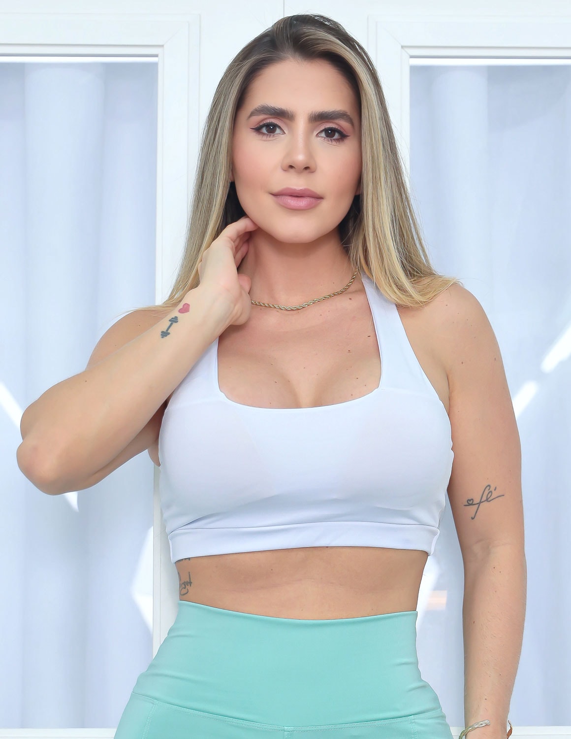 Look Fitmoda Esportivo Calça Cintura Alta com Bolsos Laterais e Top com Bojo