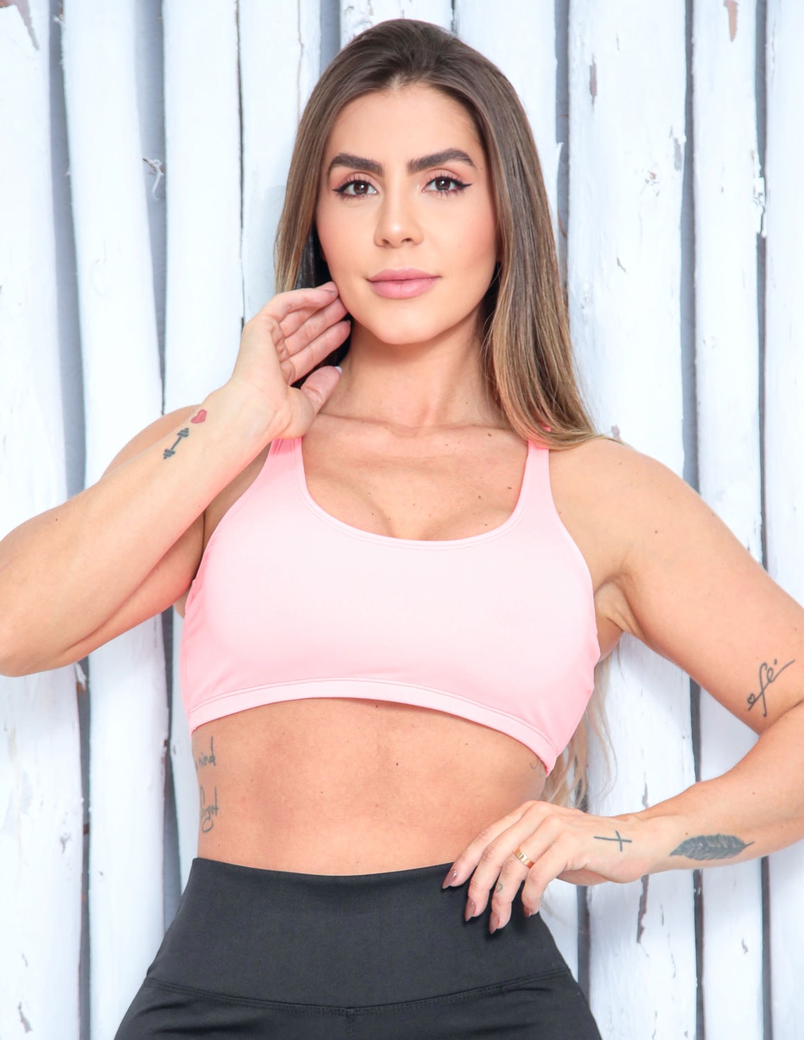 Cropped Feminino Esportivo com Bojo Removível e Decote nas Costas