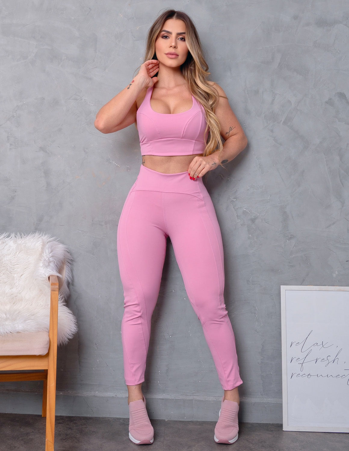 Conjunto Fitness Feminina em Poliamida Calça Cintura Alta e Cropped Nadador Zero Transparência