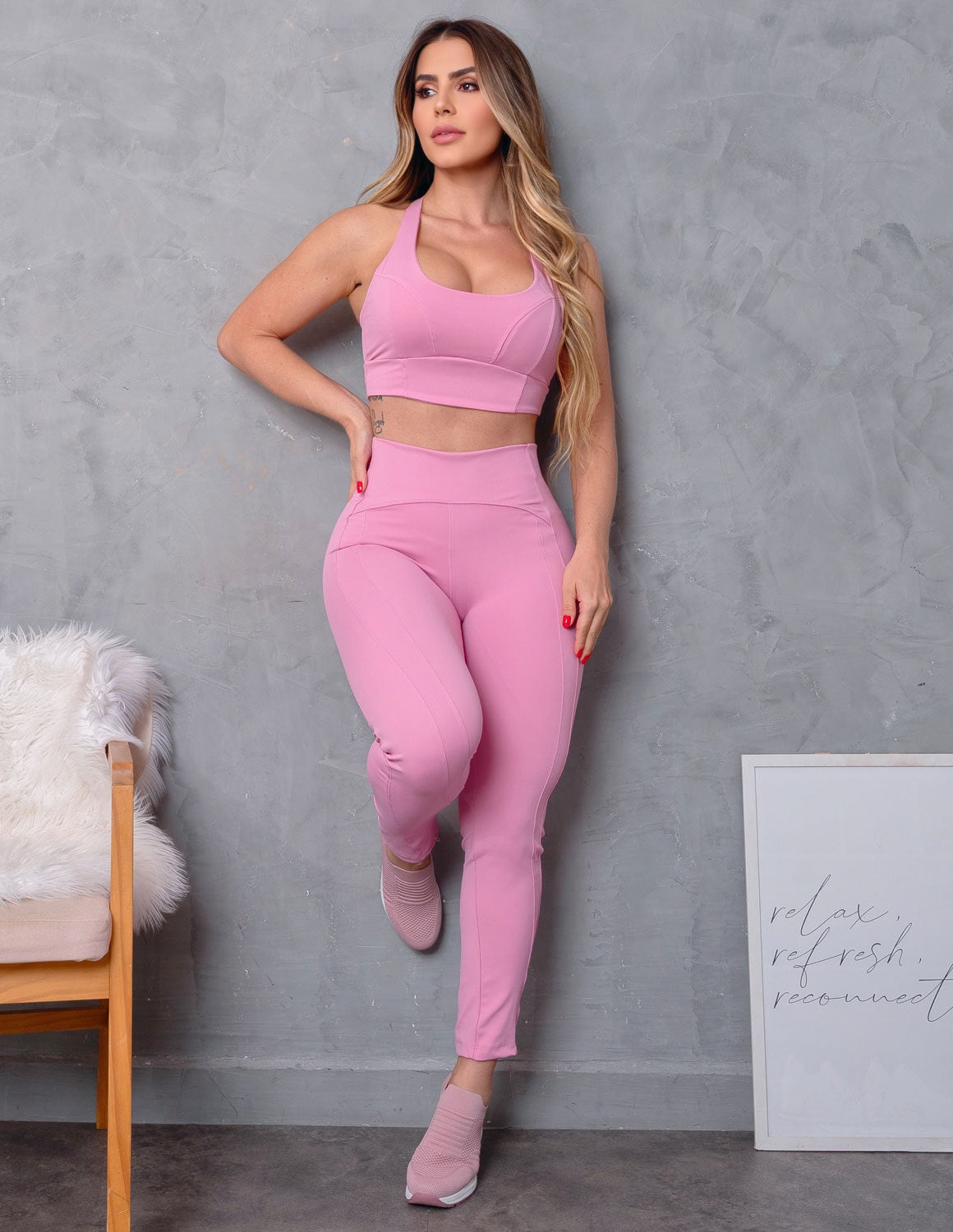 Conjunto Fitness Feminina em Poliamida Calça Cintura Alta e Cropped Nadador Zero Transparência
