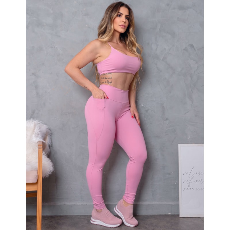 Look Esportivo Feminino em Poliamida Zero Transparência Calça com Bolsos e Cropped