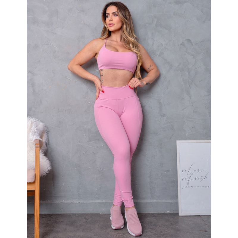 Look Esportivo Feminino em Poliamida Zero Transparência Calça com Bolsos e Cropped