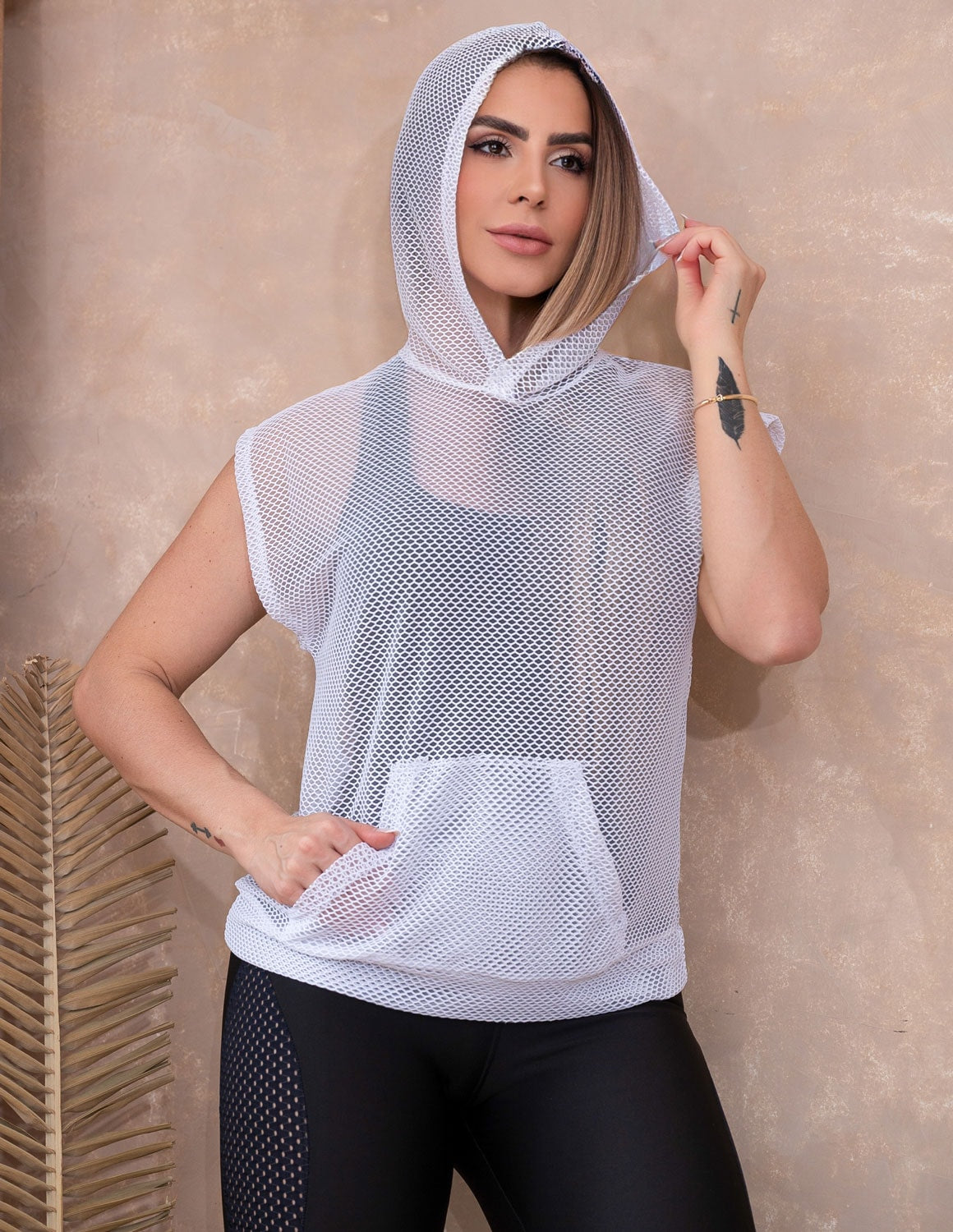 Colete Casual Esportivo em Tela com Capuz Feminino