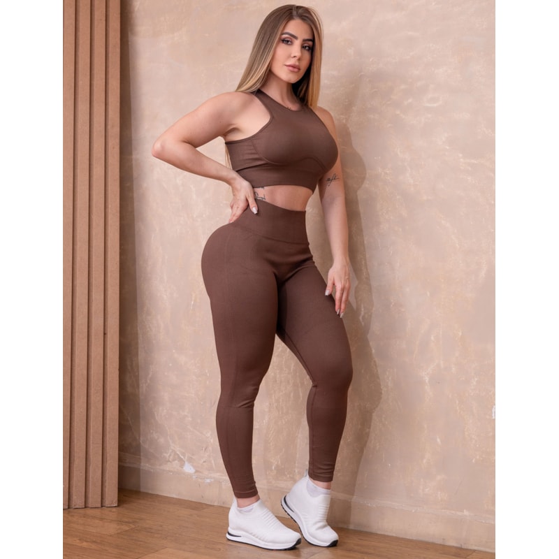 Conjunto em Poliamida Canelada Premium com Cropped Detalhado e Legging