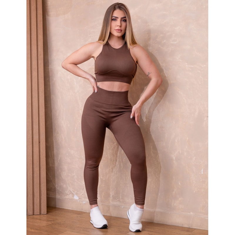 Conjunto em Poliamida Canelada Premium com Cropped Detalhado e Legging