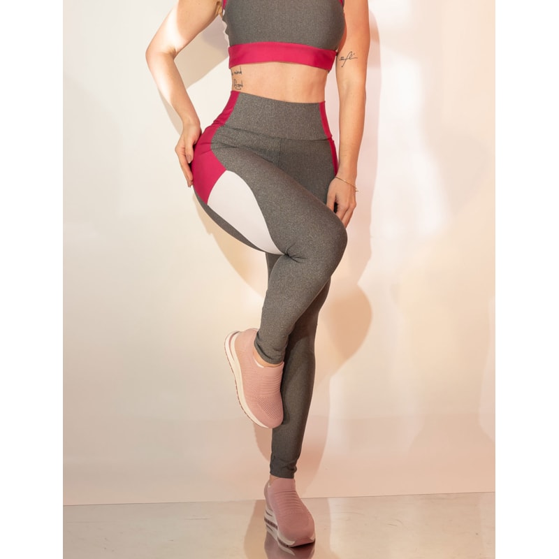 Calça Legging FItness com Recortes e Bolsos Cintura Alta