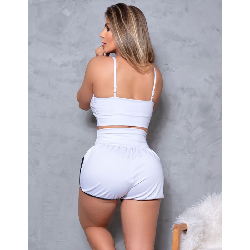 Look Esportivo Feminino Shortinho com Bolsos e Top com Alcinhas e Bojo
