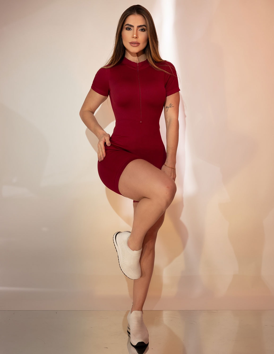Macaquinho Feminino para Academia em Poliamida Canelada Premium com Zíper e Recorte Modelador