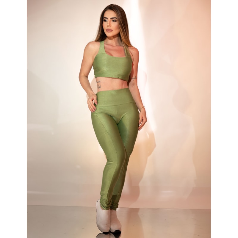 Conjunto Feminino Toque Acetinado Canelado Calça com Bolsos Laterais e Top sem Bojo