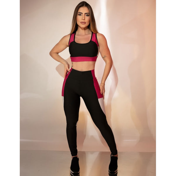 Conjunto Fitness Feminino com Calça de Bolsos Laterais e Cropped Sem Bojo
