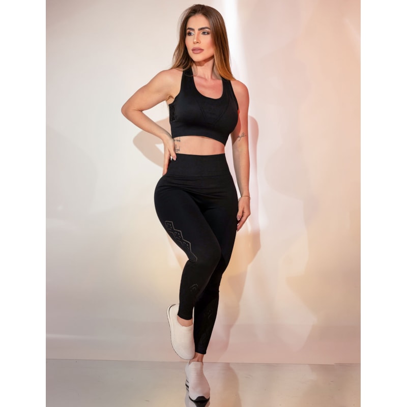 Conjunto Feminino em Poliamida Calça e Cropped com Recortes a Laser