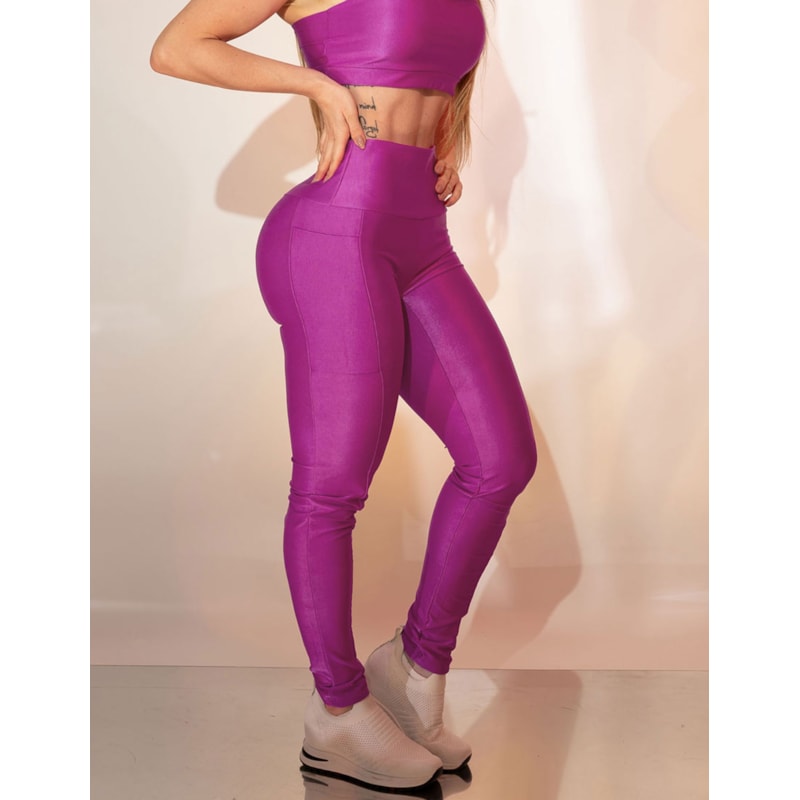 Calça Feminina Fitness Canelada Sem Costura Frontal com Bolsos Laterais e Cintura Alta
