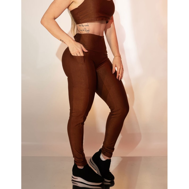 Legging Fitness Canelada CIntura Alta com Bolsos e sem Costura Frontal