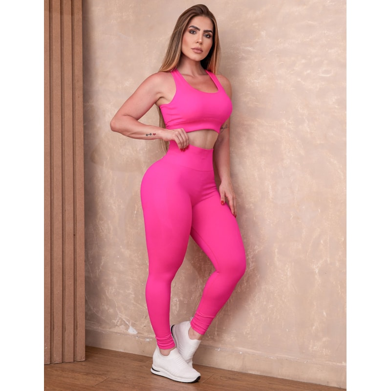 Conjunto em Poliamida com Detalhe Trançado no Cropped e Legging Cintura Alta