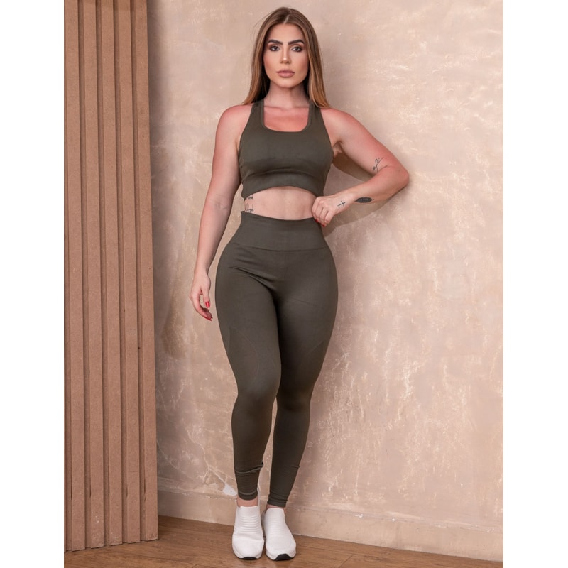 Conjunto Feminino de Poliamida com Top Trançado e Calça Sem Costura para Academia