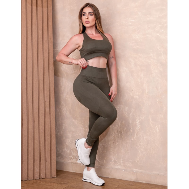Conjunto Feminino de Poliamida com Top Trançado e Calça Sem Costura para Academia
